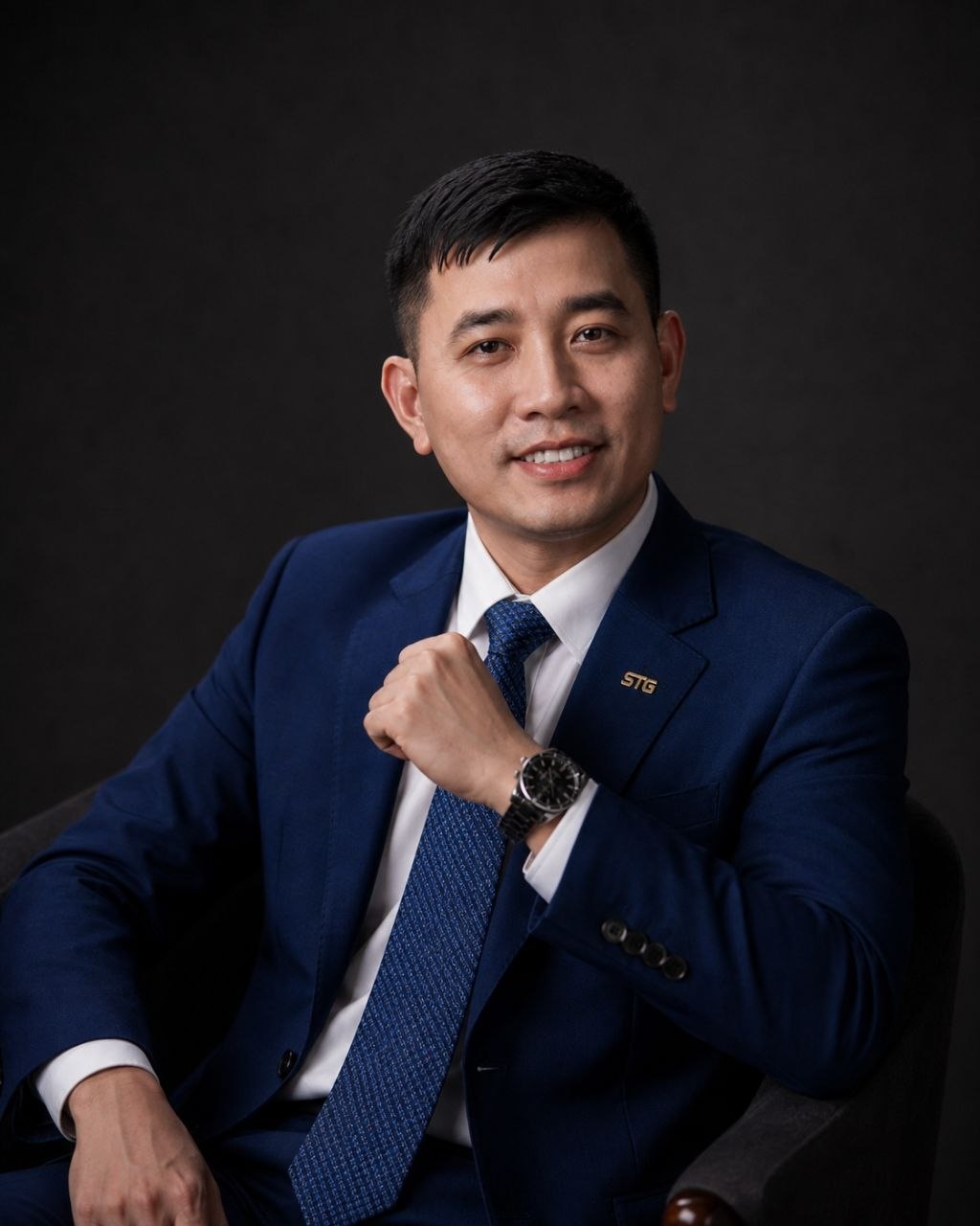 Chân dung Sơn Thịnh Gia trong không gian tư vấn riêng